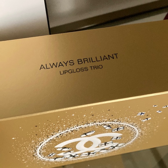 BRAND NEW Chanel LipGloss Trio Holiday Giftset 2023 - Picture 7 of 7